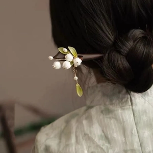 Elegant lily of the valley wooden hair stick with pearls and tassels for hanfu hair buns