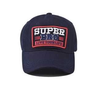 Vista frontal de gorra de béisbol de algodón azul con bordado SUPER BRO tricolor