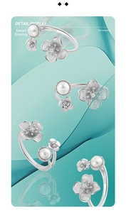 Detail display of S925 sterling silver flower ring with white pearl and micro-inlaid zircons