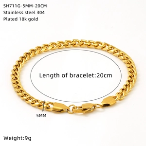 Macro shot of 5mm gold plated stainless steel curb chain with detailed measurements
