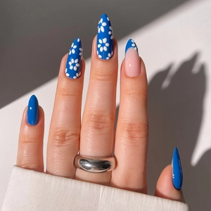 Press On Nails Klein Blue White Daisy Flower Design Almond Shape ABS Plastic Artificial False Nails With Glue