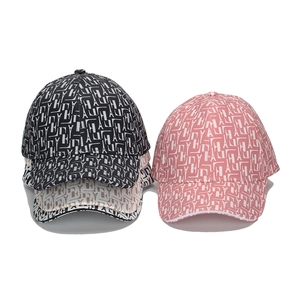 Casquettes de baseball tendance noires et roses avec imprimé lettres vintage chic