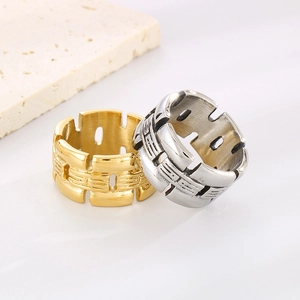 Herren Vintage Edelstahlring mit quadratischem Hohlmuster in Gold und Silber