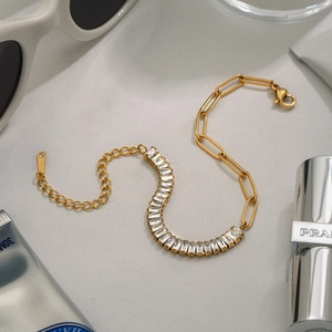 18k gold plated stainless steel paperclip bracelet with shimmering zircon stones