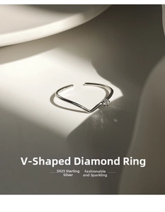 Minimalist S925 sterling silver V-shaped ring with a sparkling solitaire diamond detail