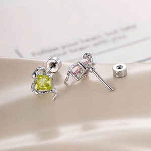 Orecchini a serpente in argento con zircone quadrato giallo-verde e chiusura a vite
