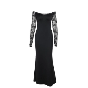 Robe longue noire chic à épaules dénudées avec manches en dentelle et coupe ajustée
