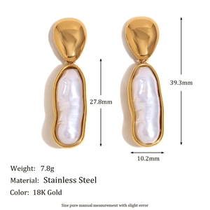 Boucles d'oreilles pendantes en acier plaqué or 18K avec perles baroques et mesures
