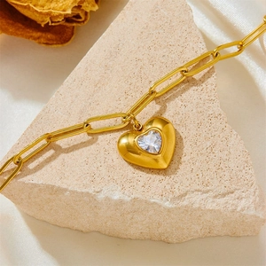 Bracelet coeur en or 18 carats avec chaîne trombone et pierre en zircone claire