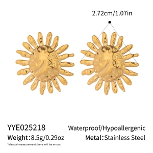 Detailed size and weight specs for vintage gold sun hammered stainless steel earrings