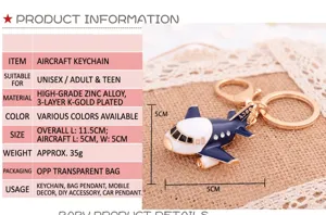Detail view of the crystal airplane keychain with K-gold plating and dimensions in centimeters