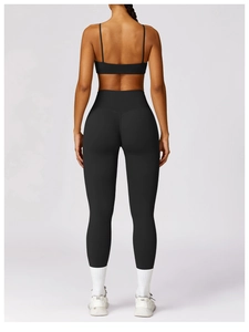 Rückansicht schwarzes Yoga-Set mit High-Waist-Leggings mit V-Naht und Riemchen-BH
