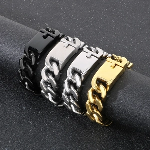 Vue détaillée des bracelets à maillons de 20mm en finitions noir, doré, argenté et acier brossé