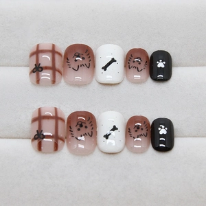 Faux ongles marron à carreaux avec motifs d'animaux mignons et design de nœud papillon