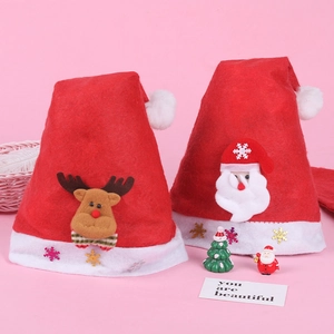 Bonnets de Noël festifs en tissu brossé rouge avec motifs renne et Père Noël en dessin animé