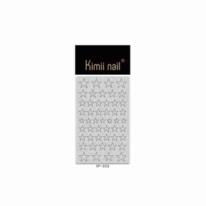 Detaillierte Silberglitzer-Stern-Nagelaufkleber mit Kimii-Nail Markenverpackung