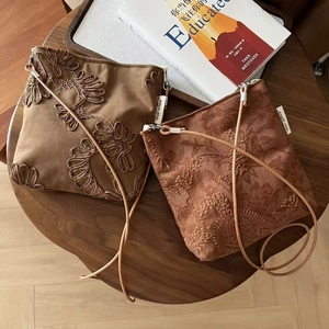 Sac Bandoulière Rétro En Daim Broderie Florale Pochette Téléphone Sangle Cuir Vintage Fermoir Magnétique Petit Sac Carré Femmes