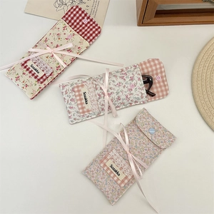 Tragbares Brillenetui aus Stoff mit Blumenmuster und Druckknopfverschluss