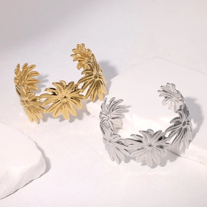 Daisy Flower Hollow Out Wide Open Cuff Bracelet Stainless Steel 18K Gold Plated Elegant Fashion Jewelry For Women