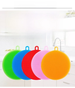 Five-piece set of colorful round silicone dish scrubbers with hooks for kitchen cleaning