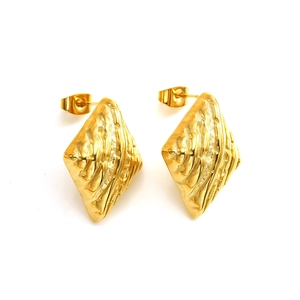 Minimalist gold-plated stainless steel stud earrings with geometric rhomboid design