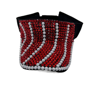 Visière de soleil pour femme avec strass rouges et rayures en perles blanches