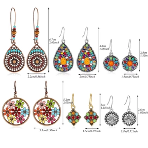 Dimensions détaillées pour 6 paires de boucles d'oreilles bohèmes en bronze et fleurs