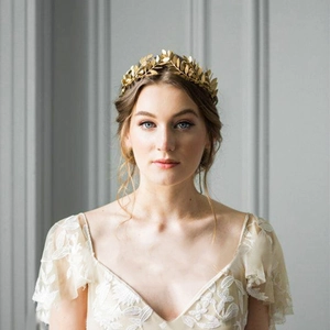 Eleganter Haarreif mit goldenen Blättern für Bräute im griechischen Olivenzweig-Stil