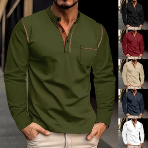 Détail du polo ajusté à manches longues vert armée montrant d'autres couleurs disponibles