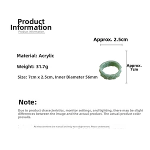 Detail specifications of green acrylic triangle bracelet showing 7cm outer diameter and 2.5cm width