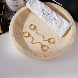 Boucles d'oreilles double créoles en acier plaqué or 18K avec détails en zircon cubique
