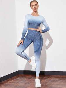 Détails du tissu sans couture de l'ensemble de yoga dégradé bleu avec motifs jacquard latéraux