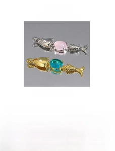 Detailed dimensions of movable 18K gold plated fish pendant with pearls and zircons