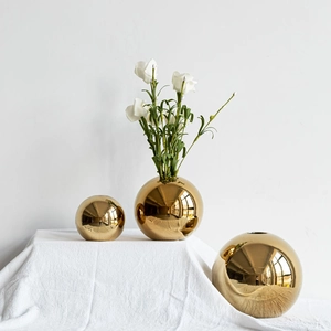 Minimalist Ball High Temperature Porcelain Vase Artificial Decorations