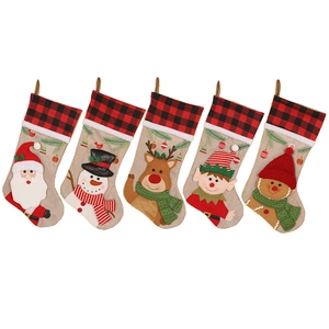 Set di 5 calze natalizie con decorazioni 3D di Babbo Natale, pupazzo di neve e renna