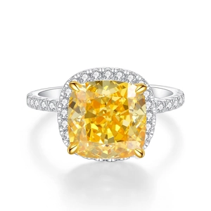 Bague en argent S925 avec gros diamant jaune taille coussin et sertissage halo