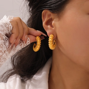 Hip hop style gold-plated titanium steel C-shaped hoop earrings with beaded texture