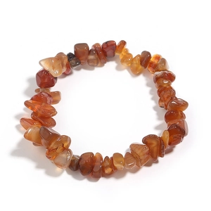 Bracciale elastico con pietre di agata rossa naturale lucida in frammenti irregolari