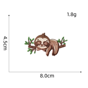 Detail view of cute sloth embroidery patch with size 8x4.5cm and weight 1.8g measurements