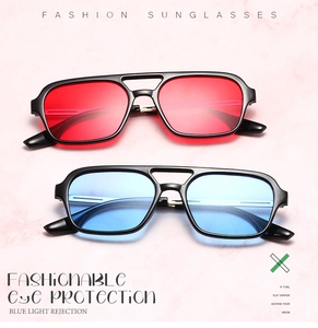 Detail of retro pilot sunglasses with double bridge frame and blue light rejection lenses