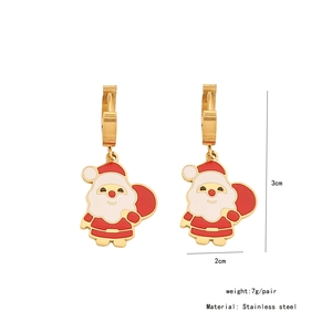 Boucles d'oreilles Père Noël en acier inoxydable, jolies pampilles émaillées rouges et blanches.