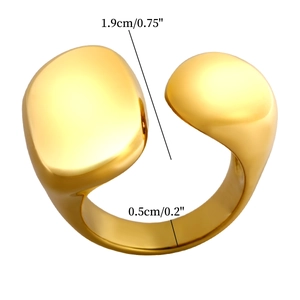 Detailed size specifications for the gold chunky open ring with a 1.9cm inner diameter