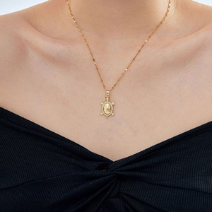 Vintage Copper Sea Turtle Pendant Necklace With Rhinestone Animal Pendant Necklace For Women Fashion Niche Style Daily Jewelry Gift
