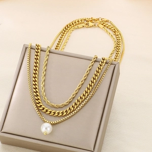 Three-layer gold-plated stainless steel necklace set with pearls and cuban chains