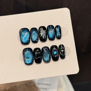 Faux Ongles À Presser Faits À La Main Oeil De Chat Bleu Nuit Étoilée Gothique Sombre Motif Étoile Lune Argentée