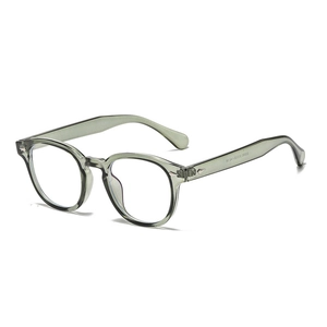 Gafas redondas retro gris humo con remaches metálicos y lentes transparentes