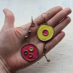 Asymmetrische Emaille-Ohrringe im Ethno-Stil mit Vintage-Kupfer und buntem Graffiti-Design