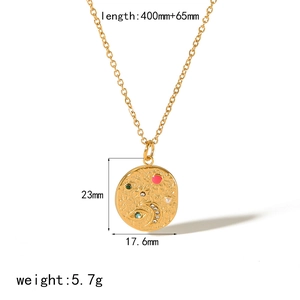 Détail du pendentif plaqué or 18 carats avec dimensions et spécifications de poids