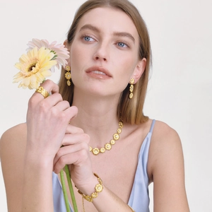 18K vergoldetes Edelstahl Gänseblümchen Schmuckset mit Halskette Armband und Ohrringen