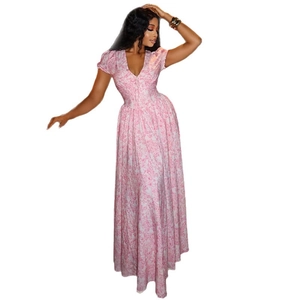 Robe longue trapèze rose à fleurs avec col en V et manches bouffantes pour l'été